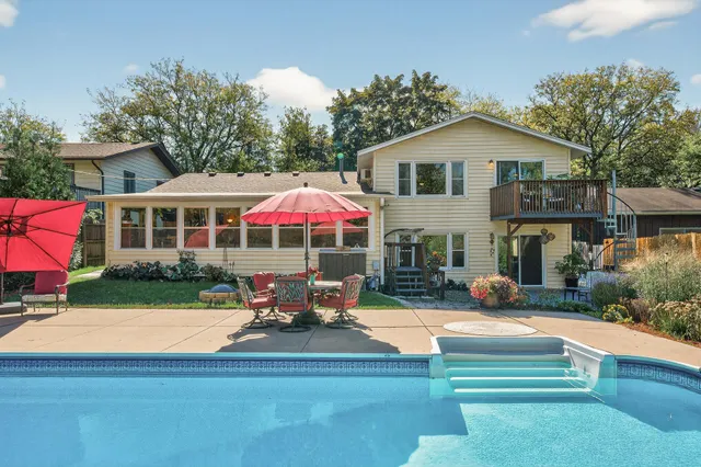 $385,000 | 1641 Leone Avenue East, St. Paul, MN 55106