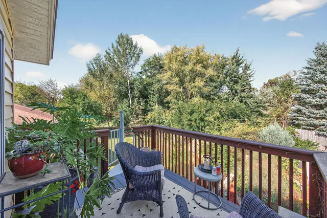 $385,000 | 1641 Leone Avenue East, St. Paul, MN 55106