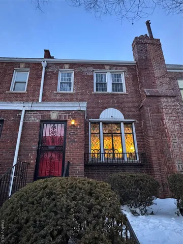 $1,225,000 | 140-17 58th Road | Queensboro Hill