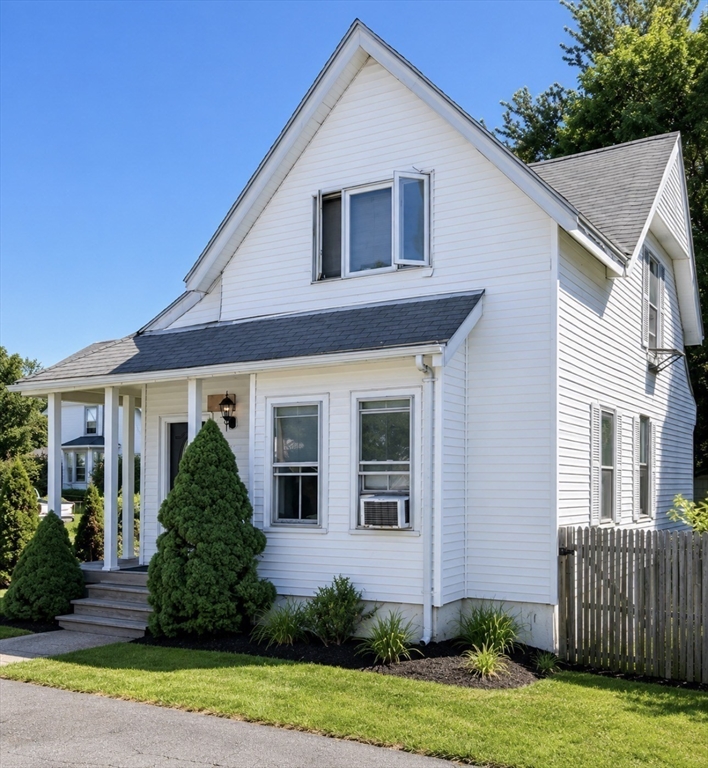 29 Birch Street Saugus, MA 01906 - Photo 4 of 30