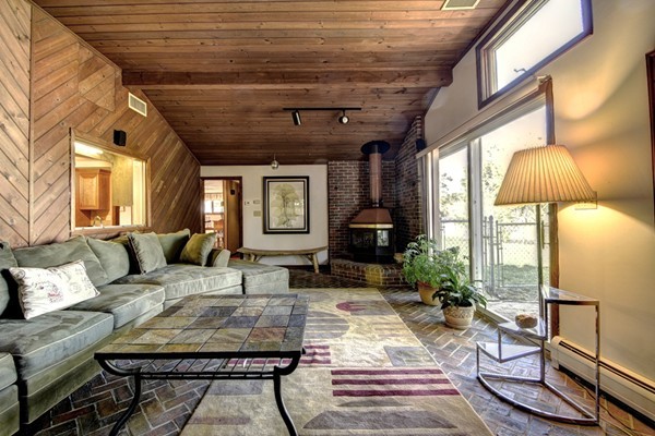 1 Lisa Road Peabody, MA 01960 - Photo 1 of 28 Gallery Image 1