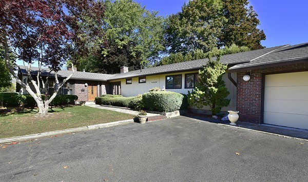 1 Lisa Road Peabody, MA 01960 - Photo 2 of 28 Gallery Image 2