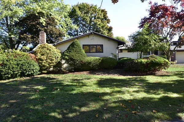 1 Lisa Road Peabody, MA 01960 - Photo 5 of 28 Gallery Image 5