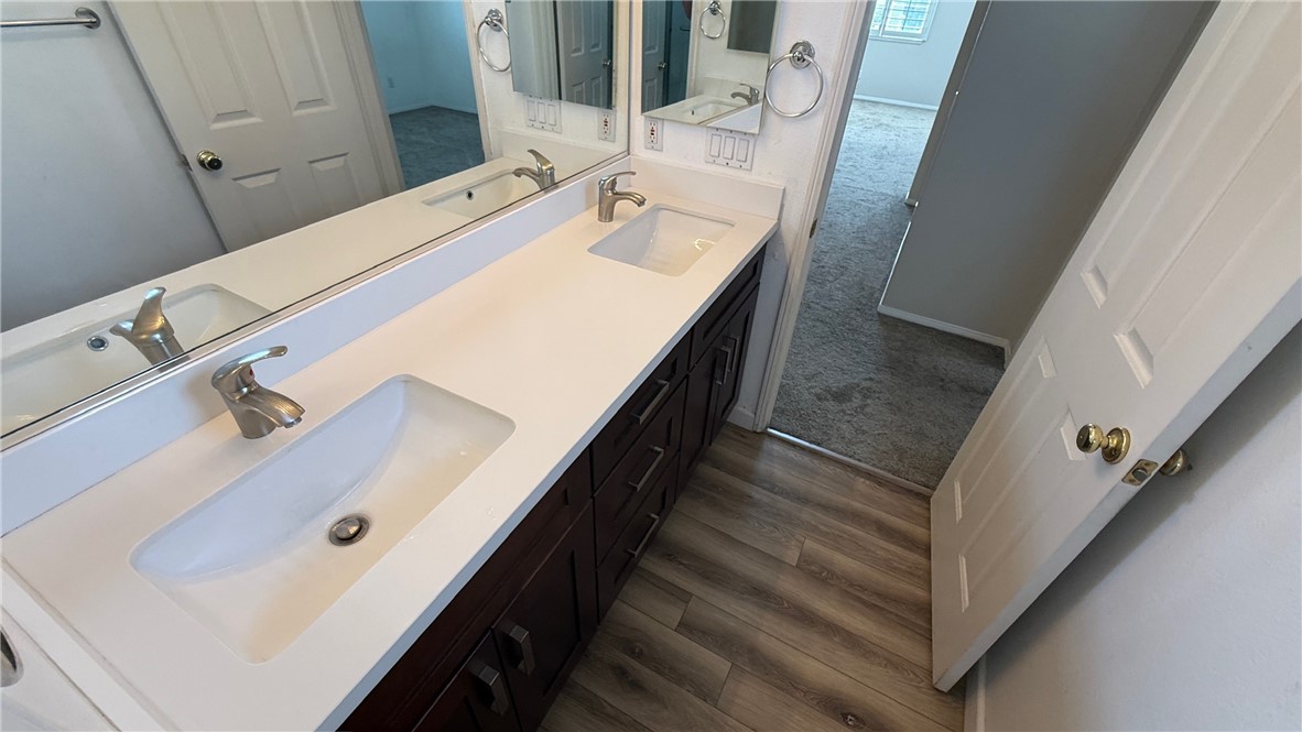 1571 Foothill Way Redlands, CA 92374 - Photo 32 of 54 Hall bathroom