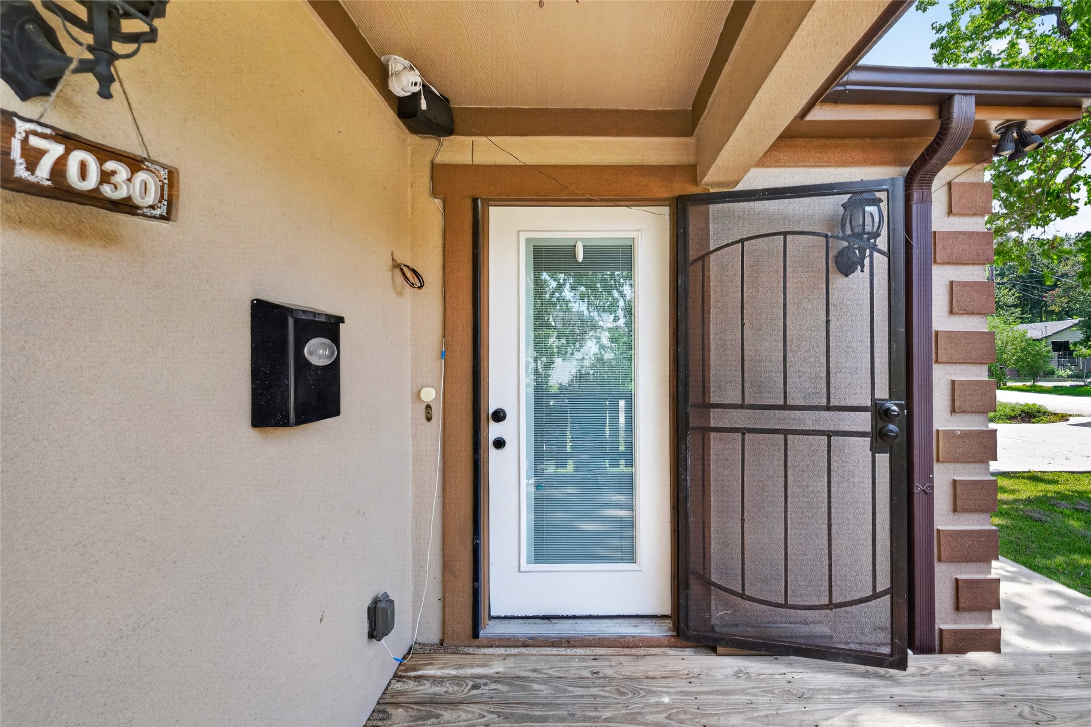 7030 Sidney Street Houston, TX 77021 - Photo 5 of 32