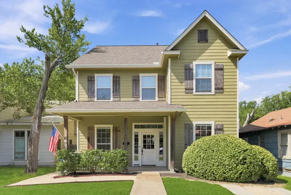 $4,895 | 943 East 50th Street, Austin, TX 78751