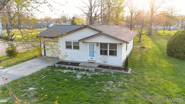 $129,000 | 218 North Adams Street, Vandalia, IL 62471
