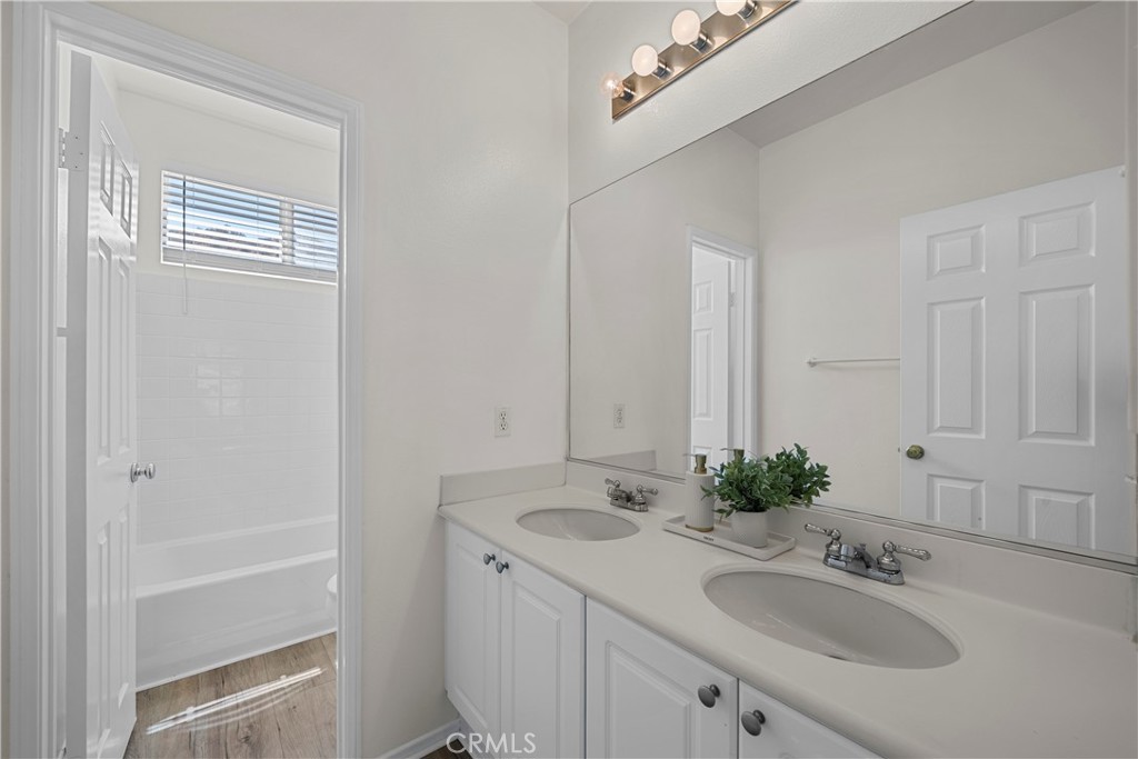 28454 Cascade Road Castaic, CA 91384 - Photo 27 of 56