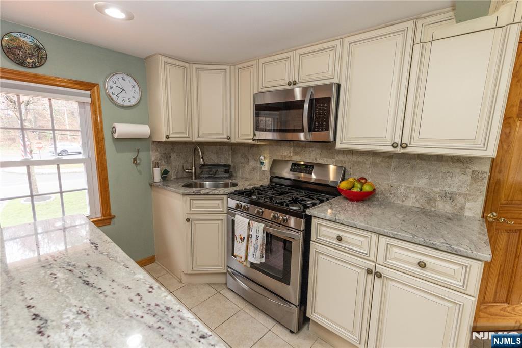 852 Springfield Avenue New Providence, NJ 07974 - Photo 19 of 38