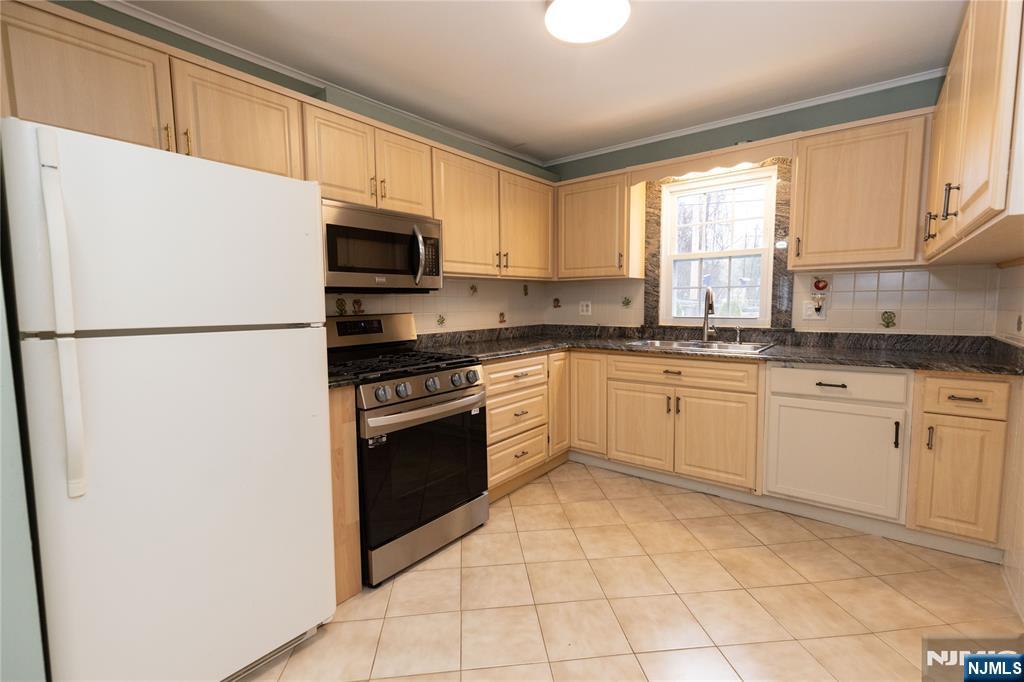 852 Springfield Avenue New Providence, NJ 07974 - Photo 10 of 38