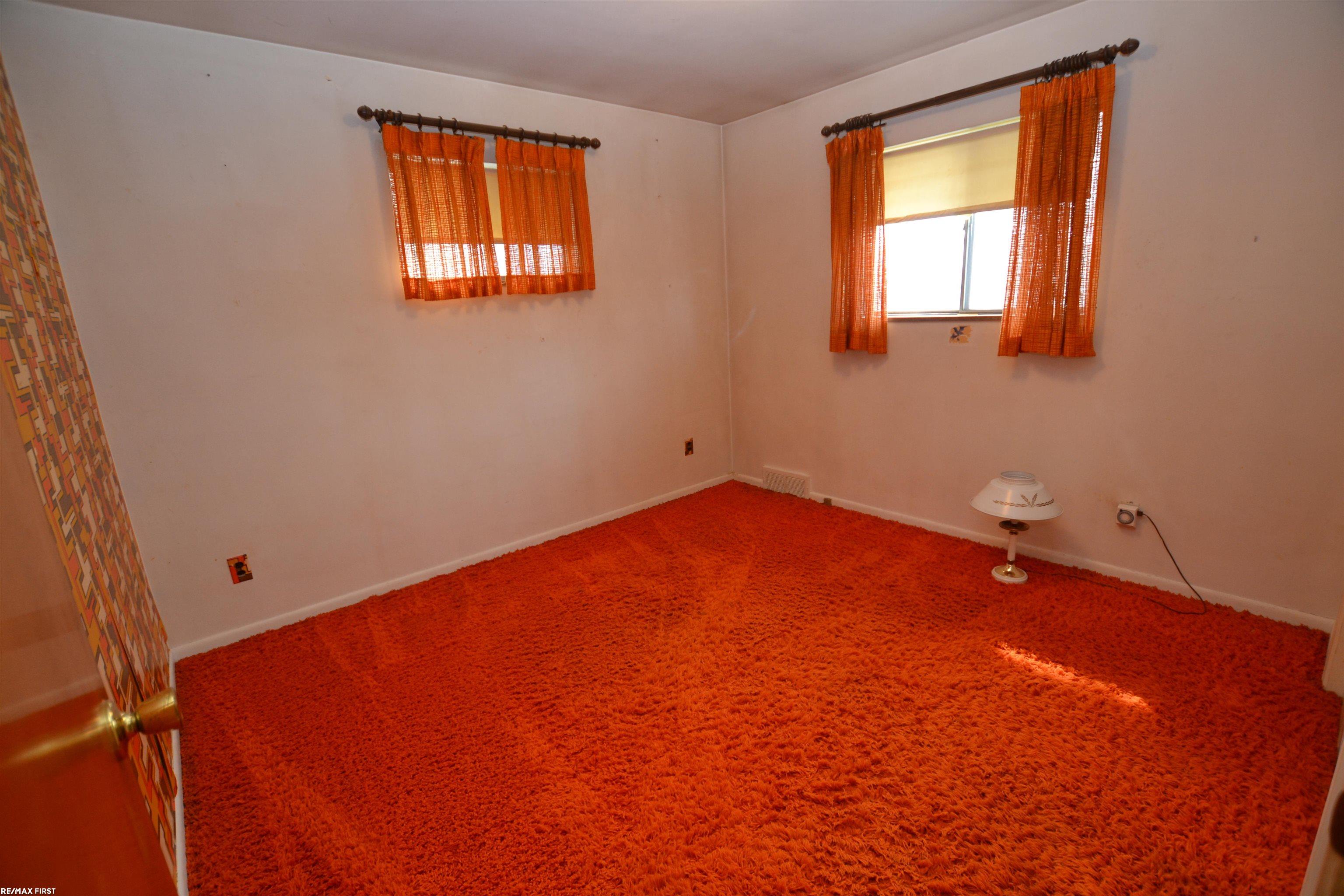 31043 Kelly Road Fraser, MI 48026 - Photo 18 of 26 50104147-17.JPG