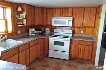 4974 Port Austin Road Caseville, MI 48725 - Photo 10 of 18 4974PtAustinKitchen.jpg