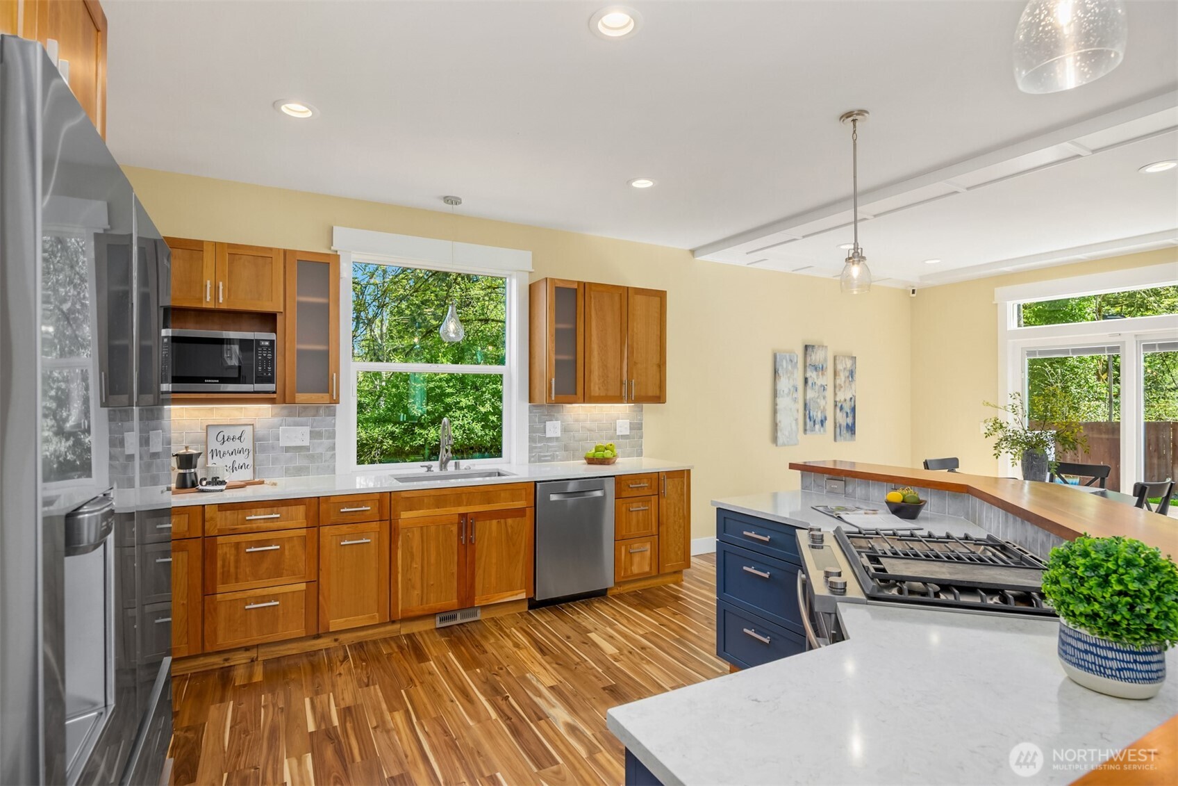 3760 Tracyton Beach Road Northwest Bremerton, WA 98310 - Photo 12 of 40 Gallery Image 12