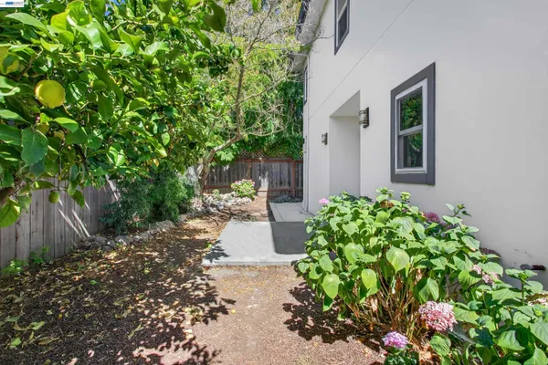 $1,275,000 | 912-914 61st Street, Oakland, CA 94608