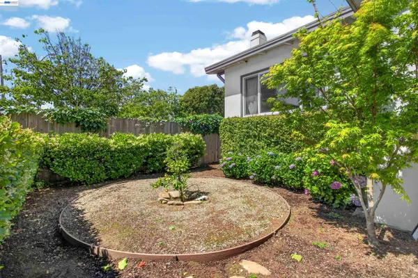 $1,275,000 | 912-914 61st Street, Oakland, CA 94608