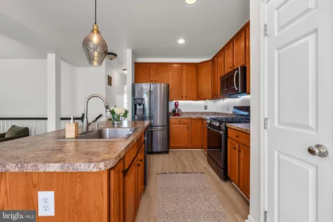 $330,000 | 14 Hillview Circle, Lansdowne, PA 19050