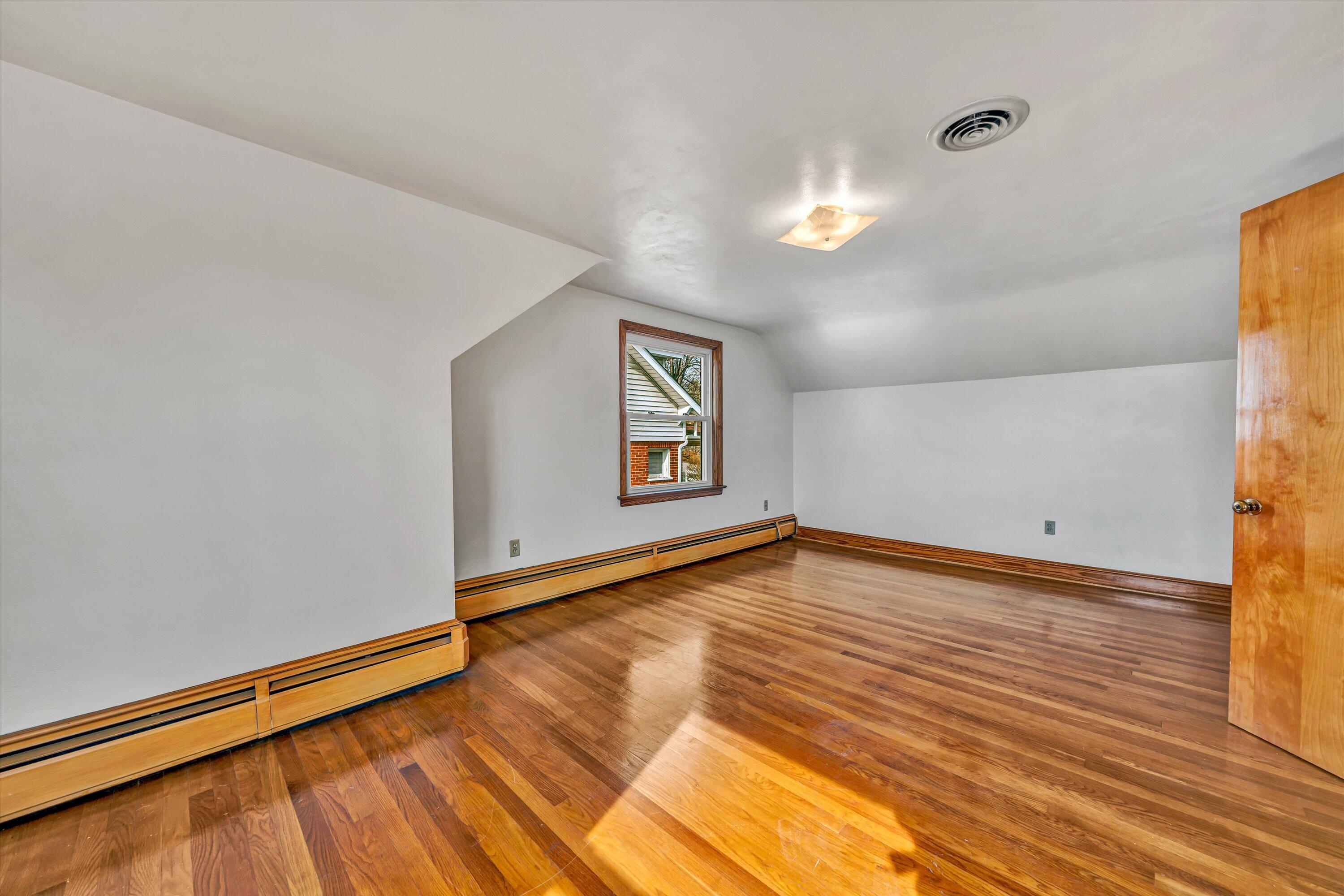 2014 Holley Road Roanoke, VA 24012 - Photo 20 of 28 20-DSC00476