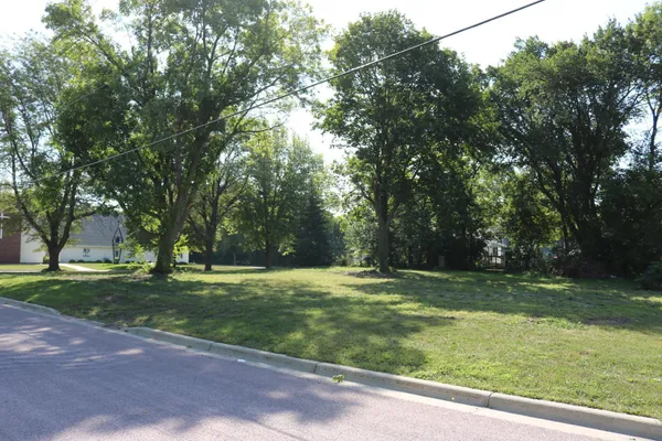 $10,000 | 211 North Prairie Street, Sherburn, MN 56171