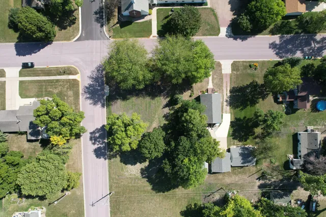 $10,000 | 211 North Prairie Street, Sherburn, MN 56171