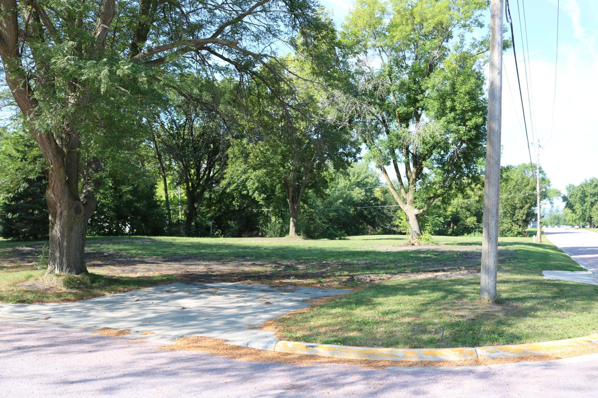 211 North Prairie Street Sherburn, MN 56171 - Photo 10 of 17