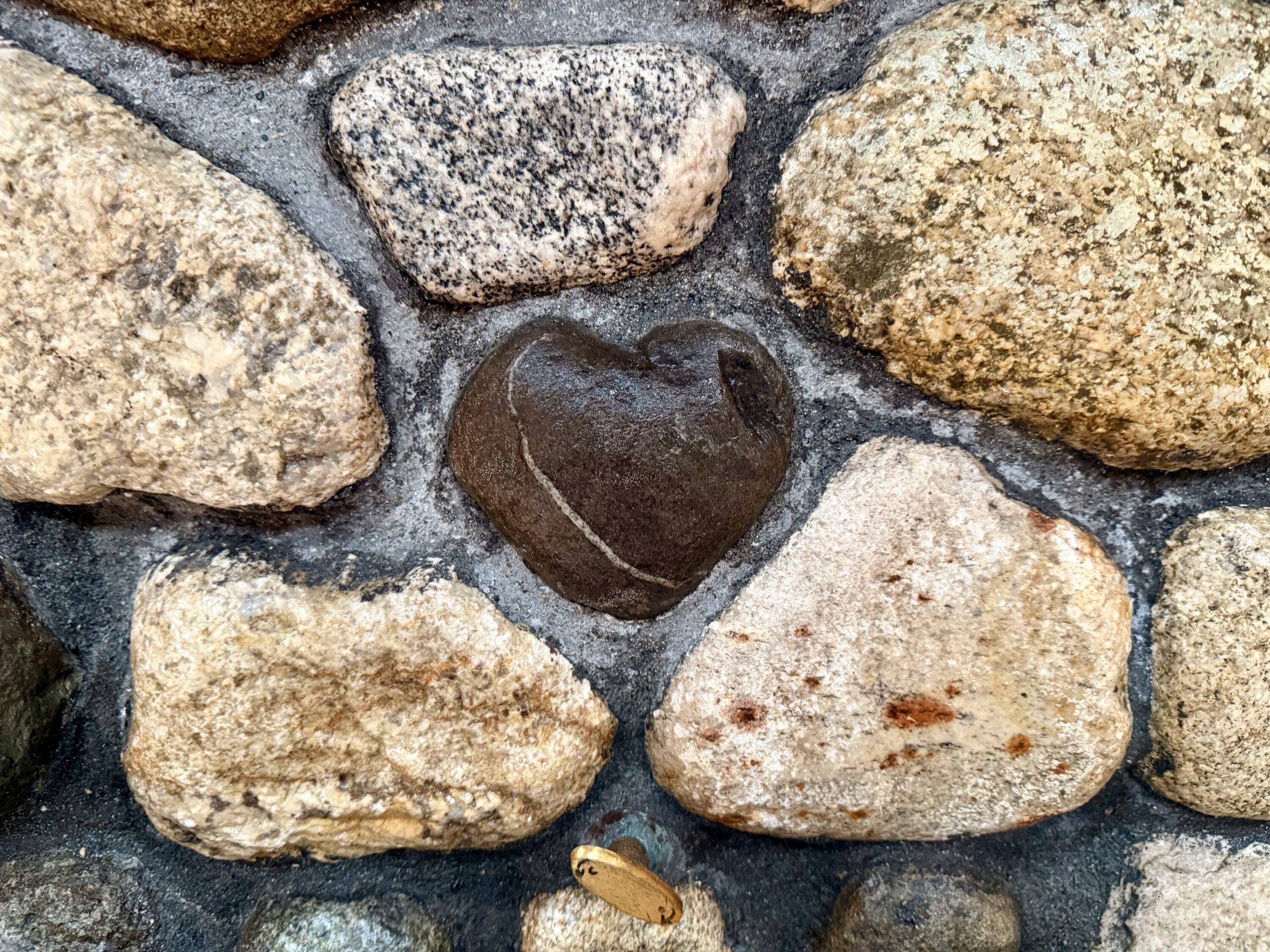 75 Menatoma Camp Road Readfield, ME 04355 - Photo 15 of 221 HEART ROCK IN FIREPLACE