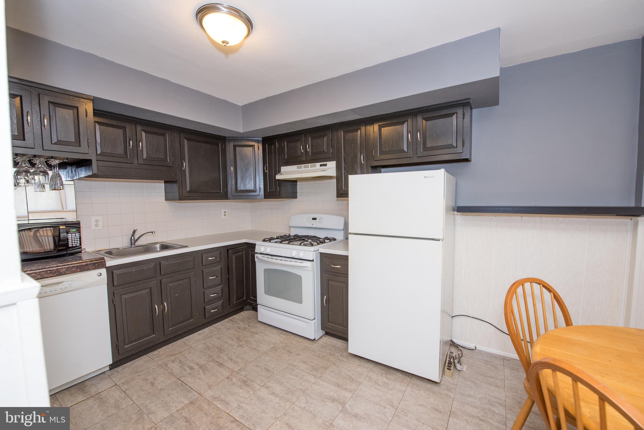 3607 Newberry Road Philadelphia, PA 19154 - Photo 3 of 29 Gallery Image 3