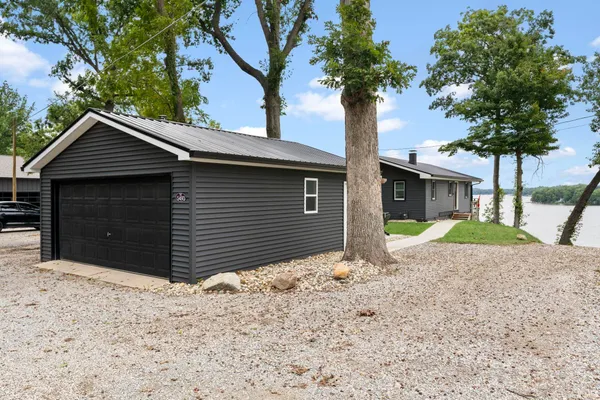 $469,900 | 5493 East Colonial Oaks Drive, Monticello, IN 47960