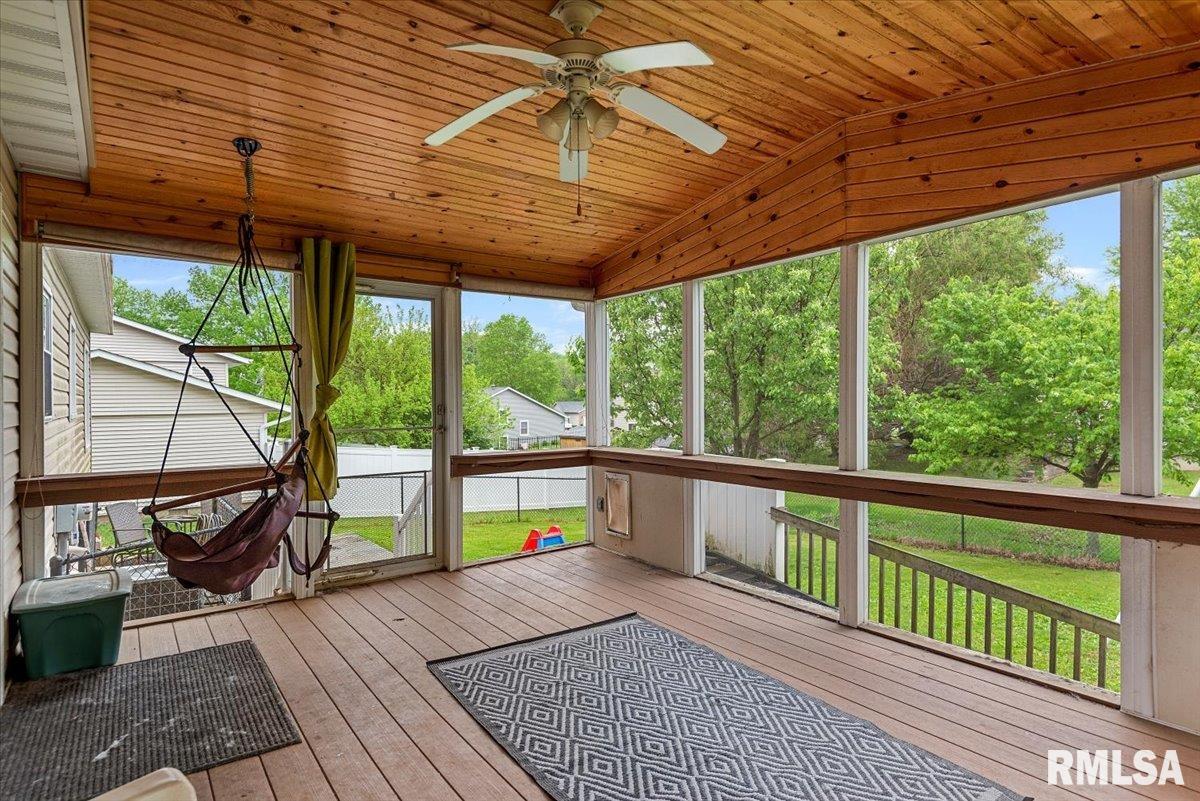3960 North Northbrook Drive Decatur, IL 62526 - Photo 11 of 37
