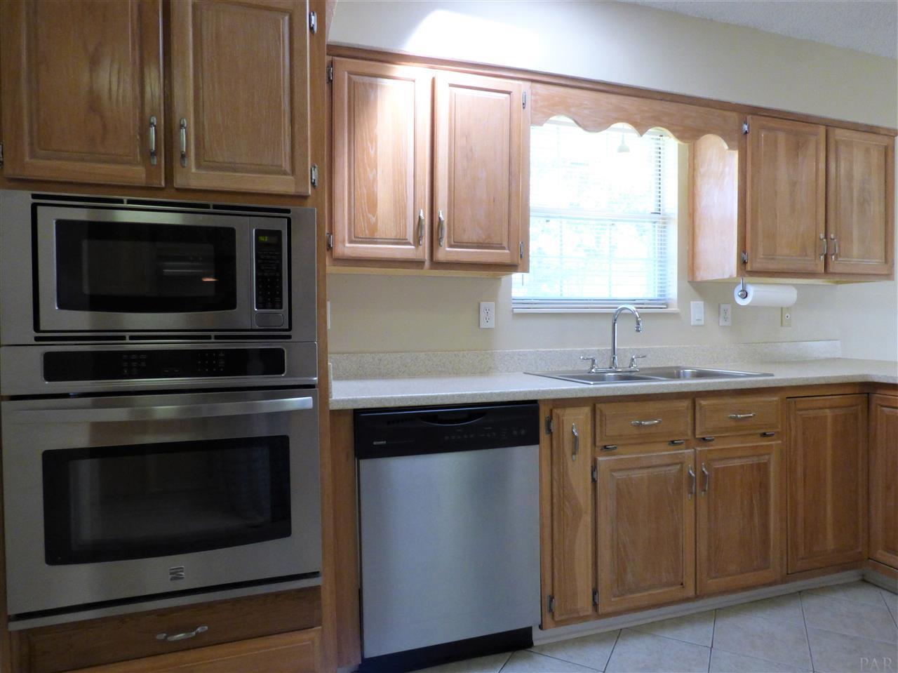 5900 Loop Road Pace, FL 32571 - Photo 6 of 49