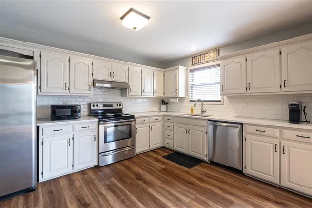 $309,000 | 207 Breezeway Lane, Pleasant Hill, MO 64080