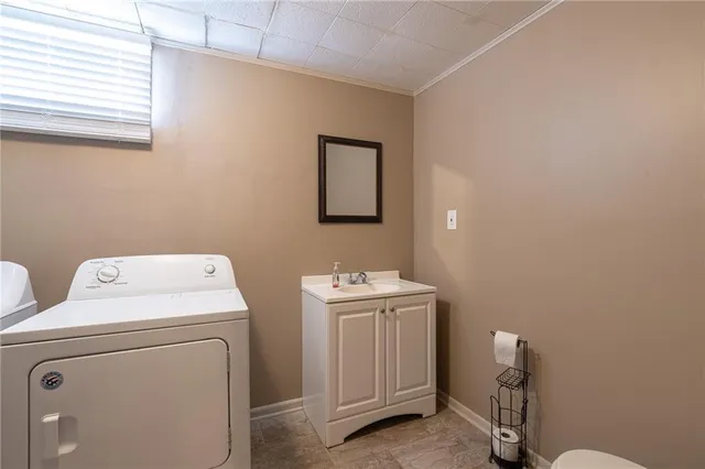 $309,000 | 207 Breezeway Lane, Pleasant Hill, MO 64080