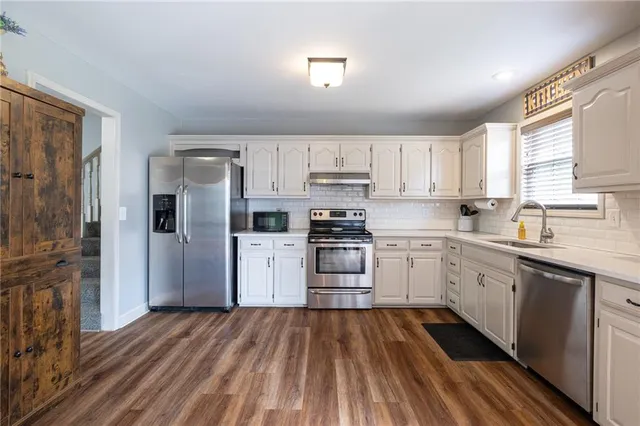 $309,000 | 207 Breezeway Lane, Pleasant Hill, MO 64080