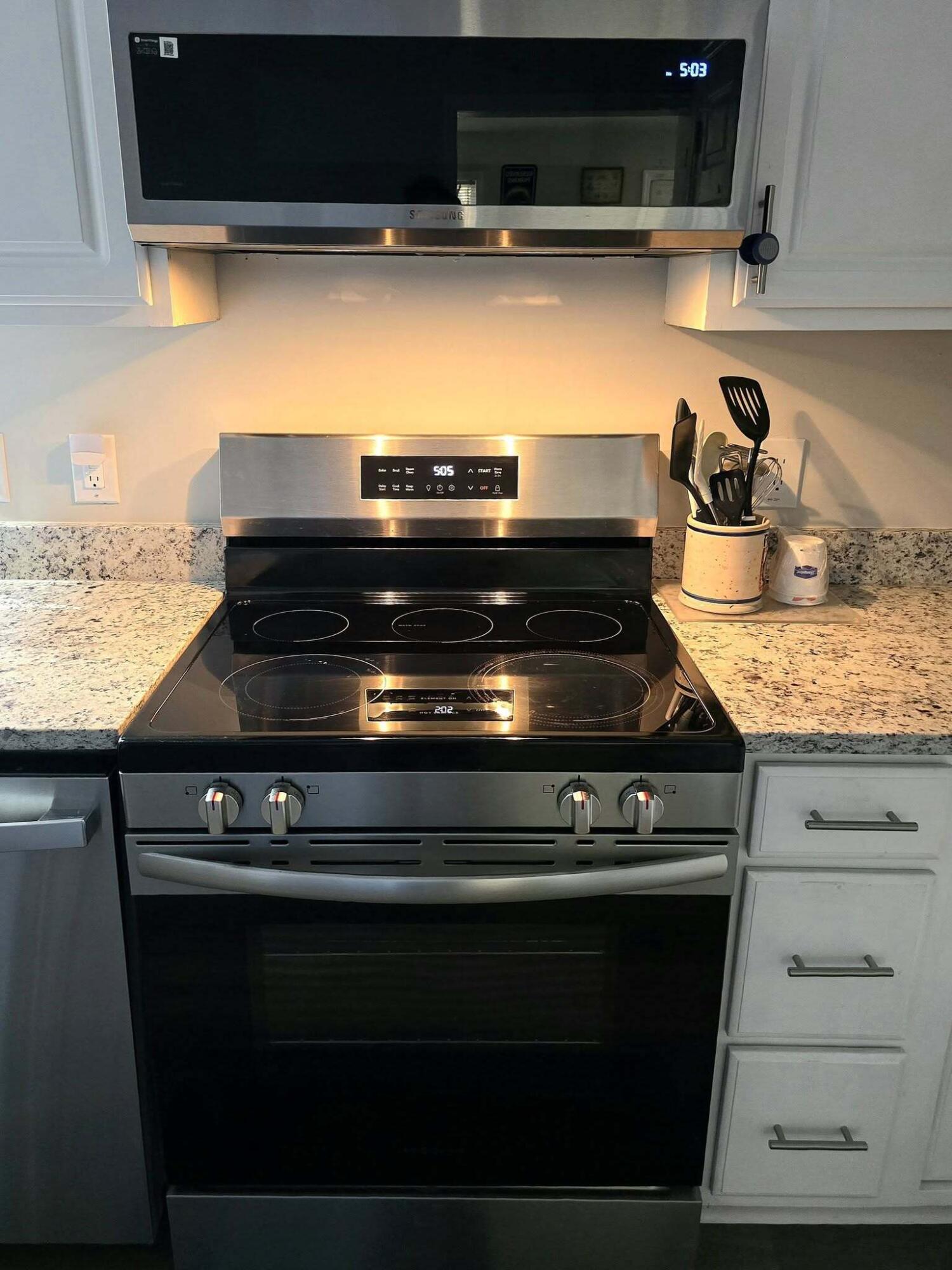 732 Gahagan Road Summerville, SC 29485 - Photo 21 of 32 Kitchen