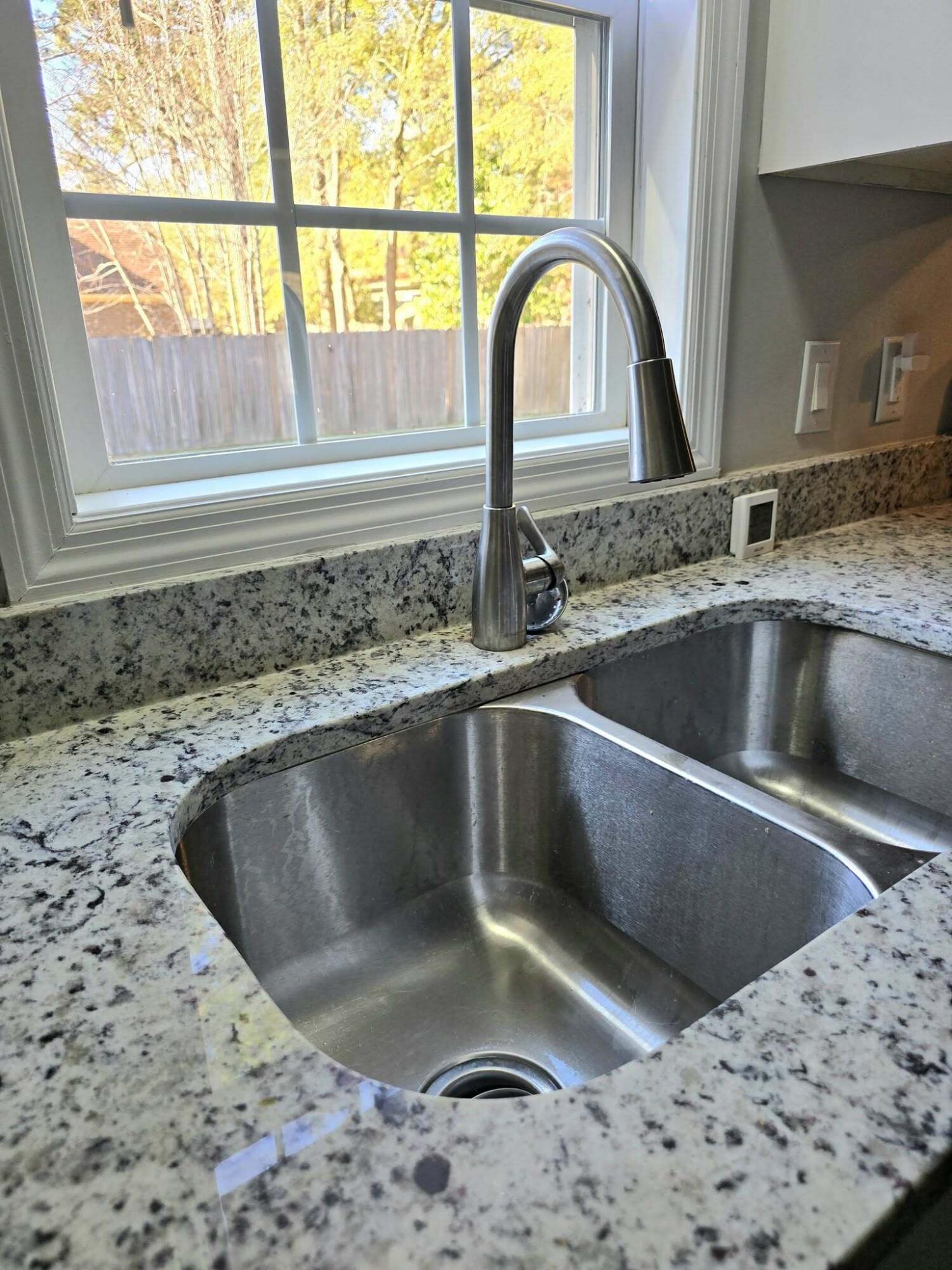 732 Gahagan Road Summerville, SC 29485 - Photo 22 of 32 Kitchen