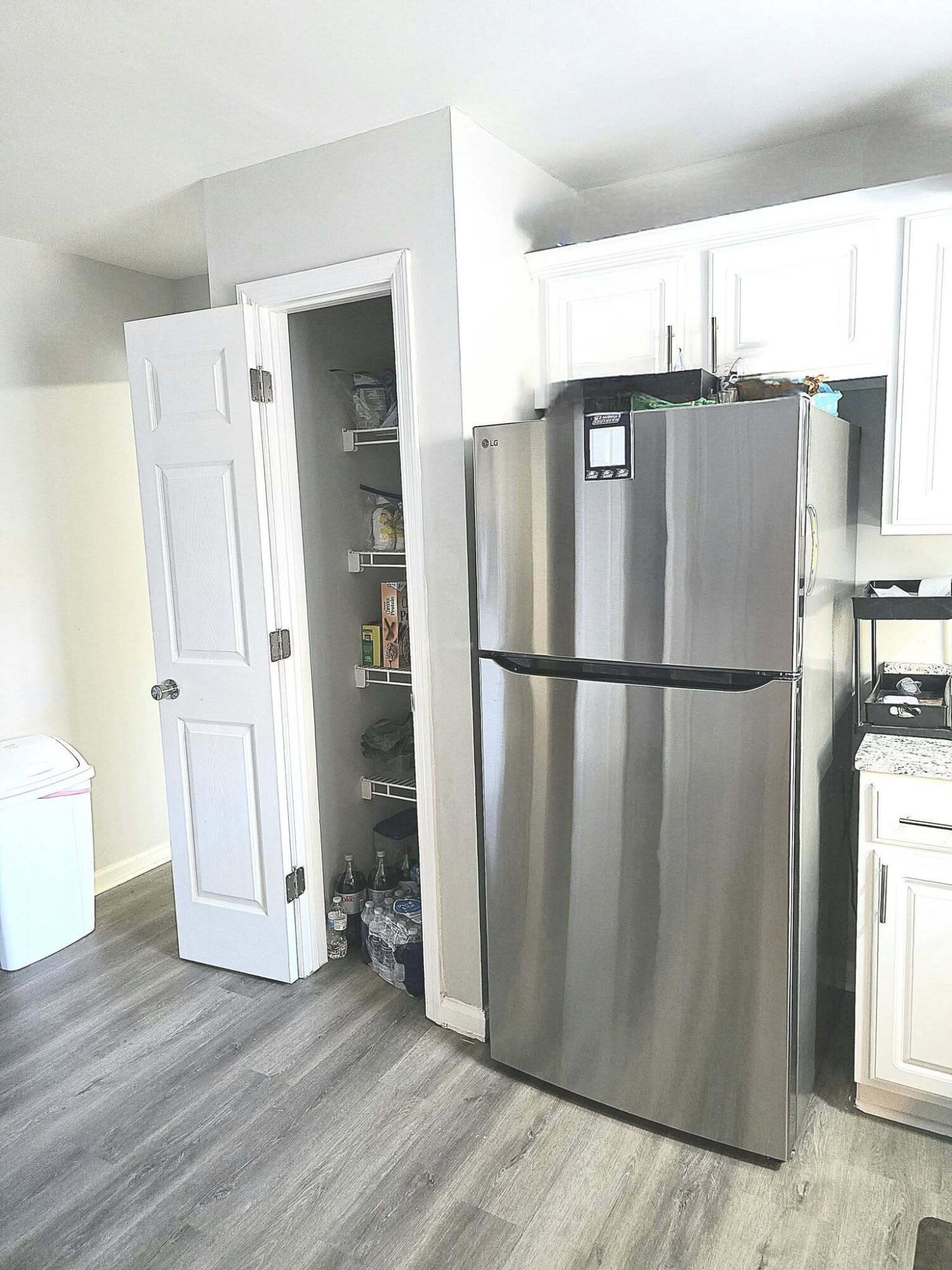 732 Gahagan Road Summerville, SC 29485 - Photo 23 of 32 Kitchen