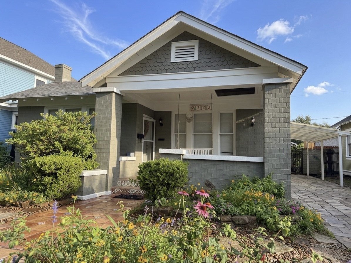 1322 Harvard Street Houston, TX 77008 - Photo 1 of 19 AVAILABLE 6/3. Welcome to 1322 Harvard in the Houston Heights, a picture-perfect 2 bedroom/1 bath bungalow with off-street driveway parking.