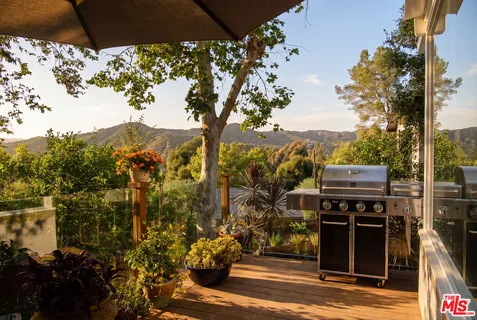 $2,100,000 | 679 Wonder View Drive, Calabasas, CA 91302