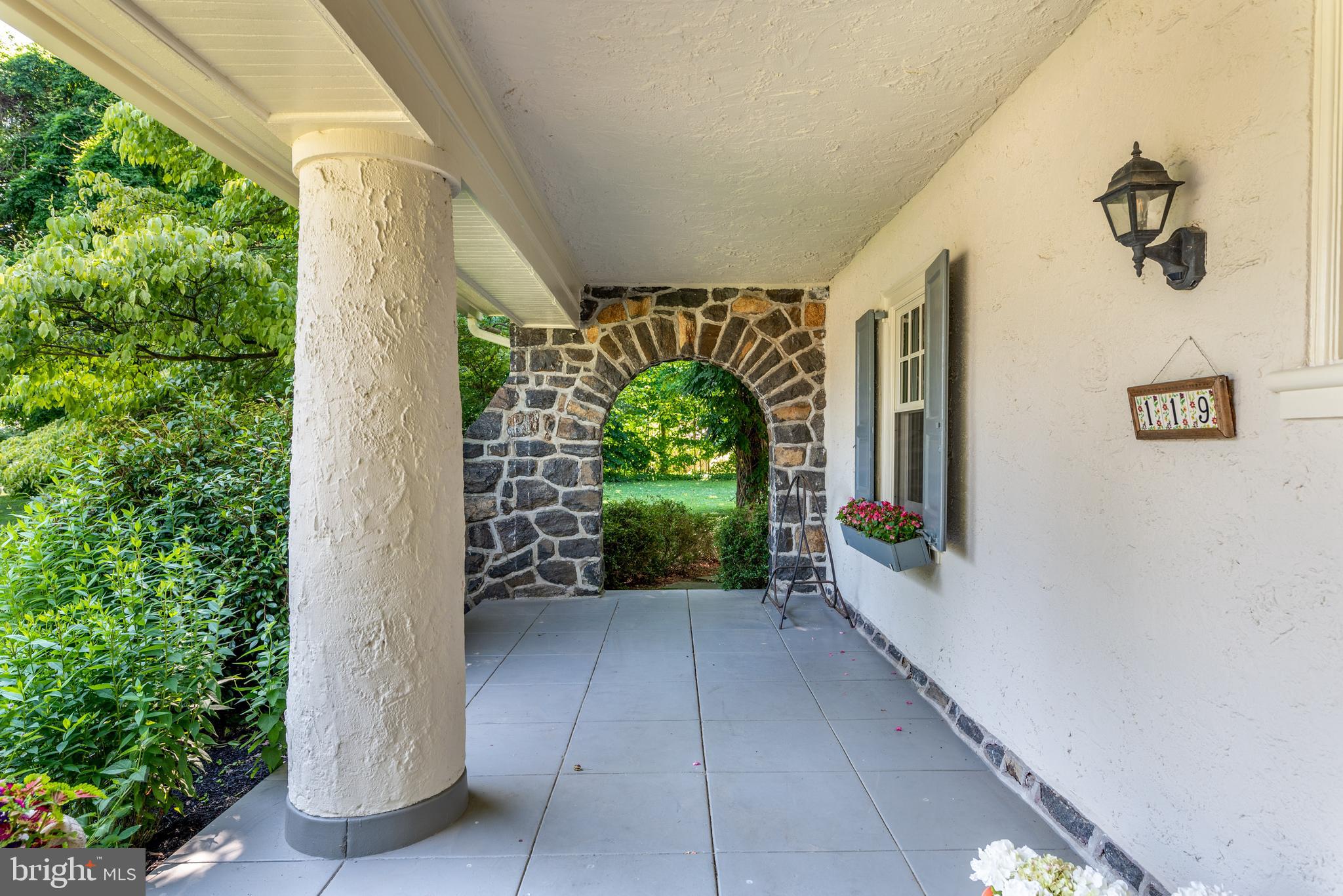 119 Cambria Court Wayne, PA 19087 - Photo 4 of 37