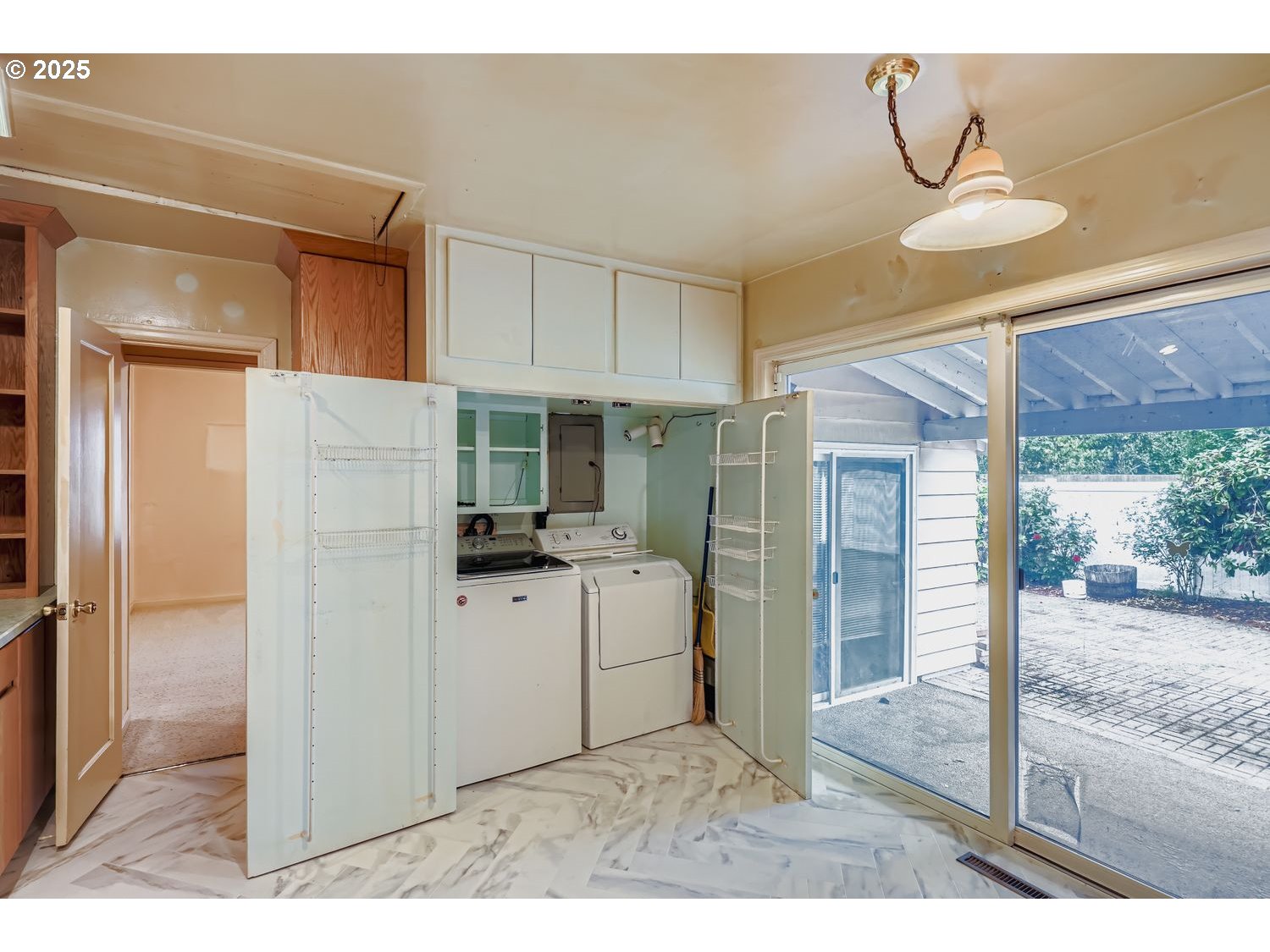 1515 Norway Street Northeast Salem, OR 97301 - Photo 13 of 27 a kitchen with a refrigerator and a sink