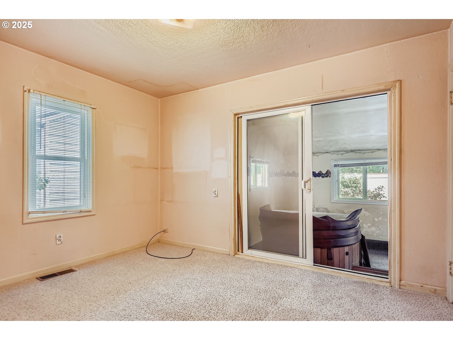 1515 Norway Street Northeast Salem, OR 97301 - Photo 21 of 27 a view of empty room