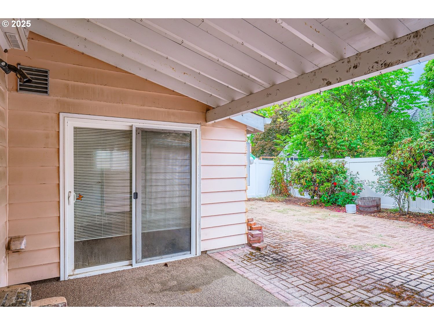 1515 Norway Street Northeast Salem, OR 97301 - Photo 23 of 27 a view of backyard with green space