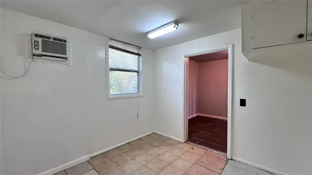 $2,500 | 2421 Laura Place, Orlando, FL 32803