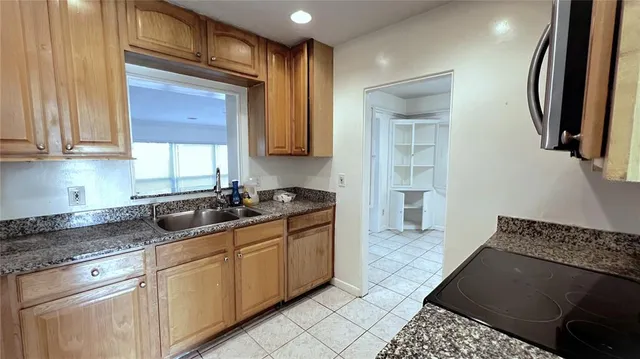 $2,500 | 2421 Laura Place, Orlando, FL 32803