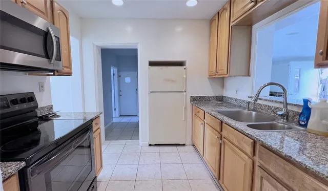 $2,500 | 2421 Laura Place, Orlando, FL 32803