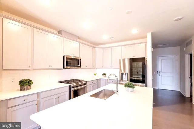 $3,400 | 1 Culvert Drive, Unit 211, Princeton Junction, NJ 08540