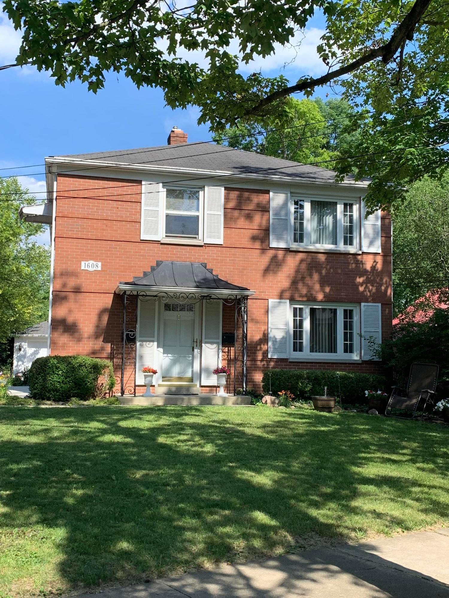 1608 Roxbury Road Columbus, OH 43212 - Photo 1 of 23