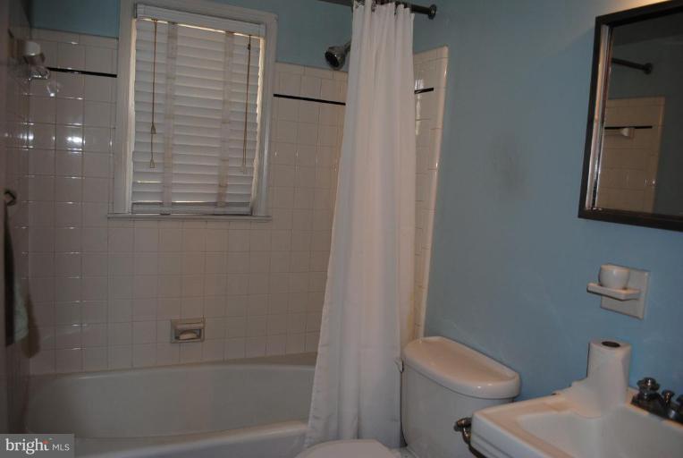 11017 Marcliff Road Rockville, MD 20852 - Photo 7 of 18 Bath #1
