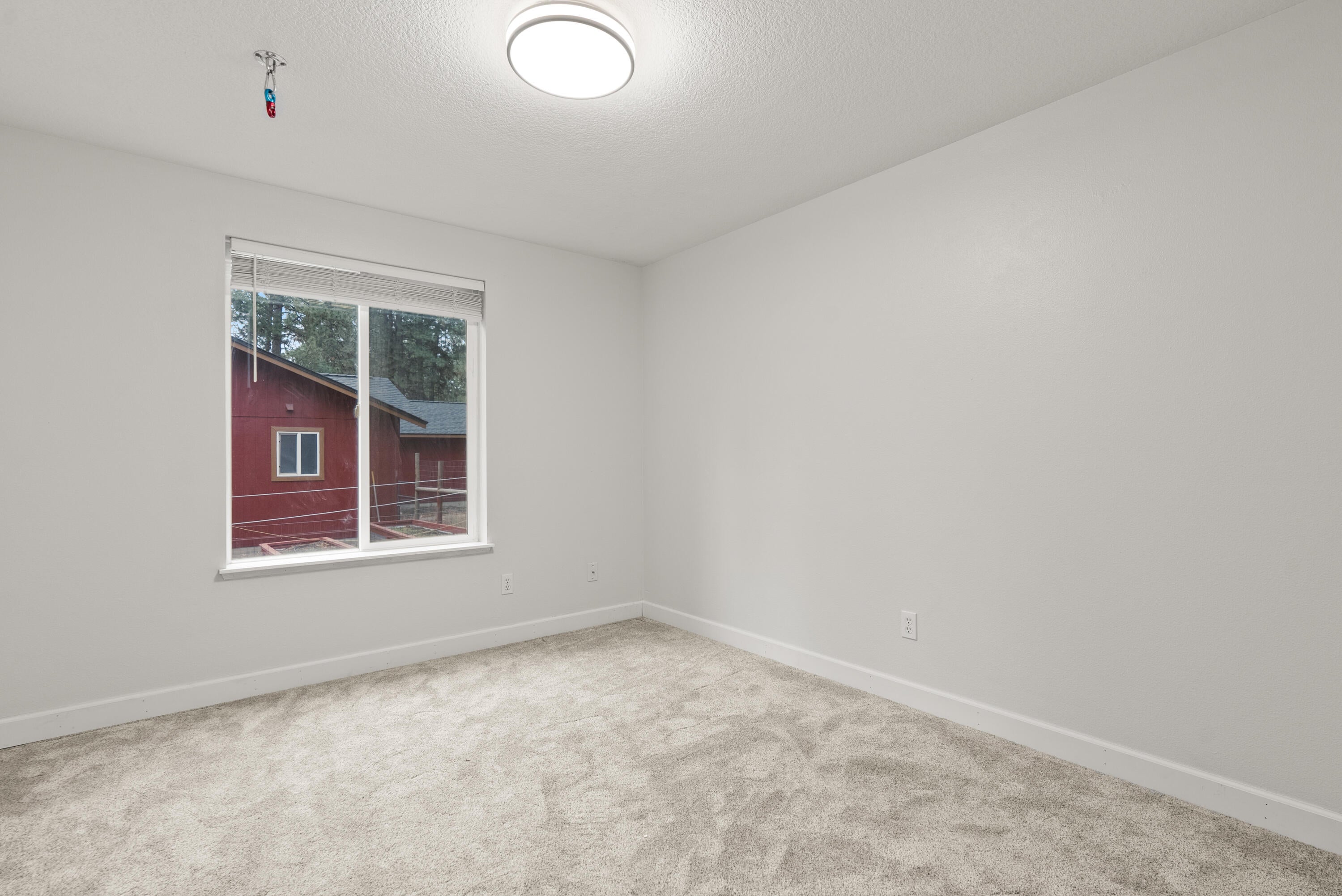19276 Kiowa Road Bend, OR 97702 - Photo 31 of 46 30-print-Riley Visuals-30