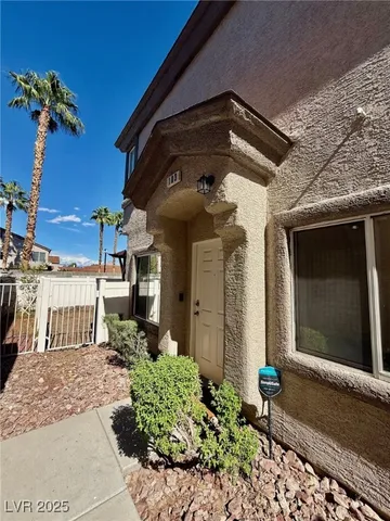 $1,675 | 6462 Saddle Up Avenue, Unit 103, Henderson, NV 89011