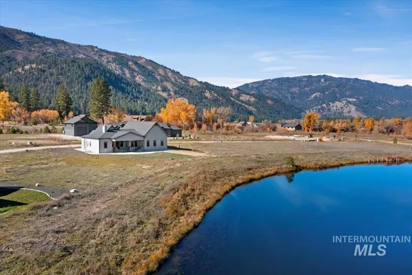 $895,000 | 42 Singing Springs Way Garden Valley, Garden Valley, ID 83622
